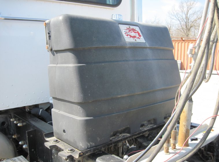 image for item 4681 1999 Peterbilt Conventional 379 semi