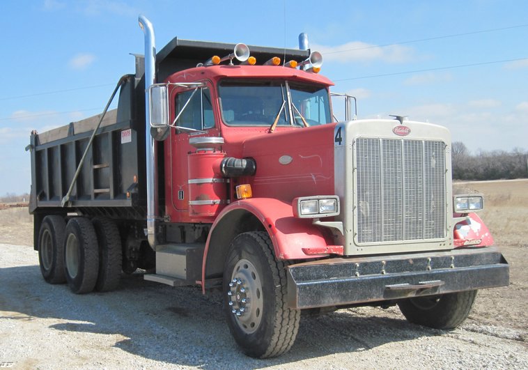 image for item 4682 1987 Peterbilt Conventional 359 tandem axle dump truck