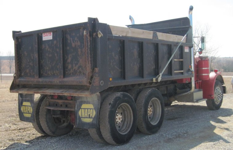 image for item 4682 1987 Peterbilt Conventional 359 tandem axle dump truck
