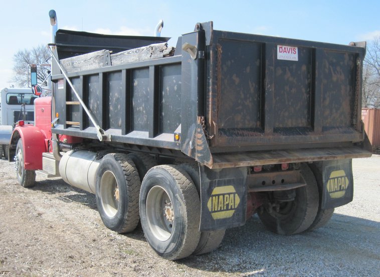 image for item 4682 1987 Peterbilt Conventional 359 tandem axle dump truck