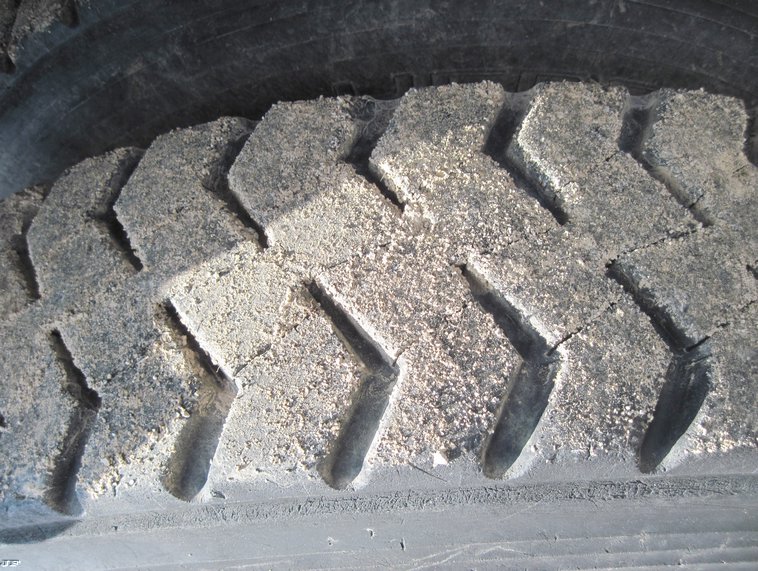 image for item 4682 1987 Peterbilt Conventional 359 tandem axle dump truck