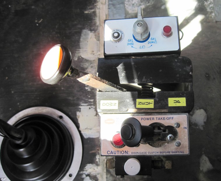 image for item 4682 1987 Peterbilt Conventional 359 tandem axle dump truck