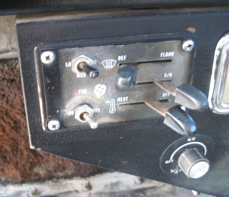 image for item 4682 1987 Peterbilt Conventional 359 tandem axle dump truck