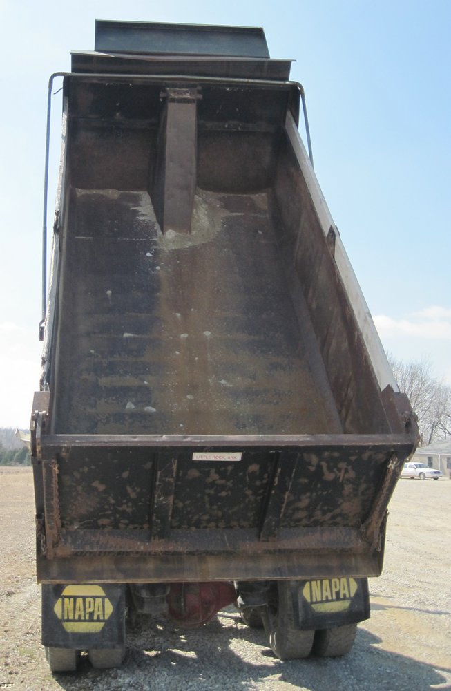 image for item 4682 1987 Peterbilt Conventional 359 tandem axle dump truck