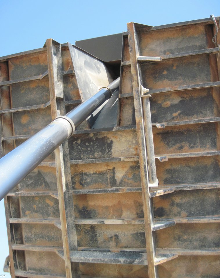 image for item 4682 1987 Peterbilt Conventional 359 tandem axle dump truck