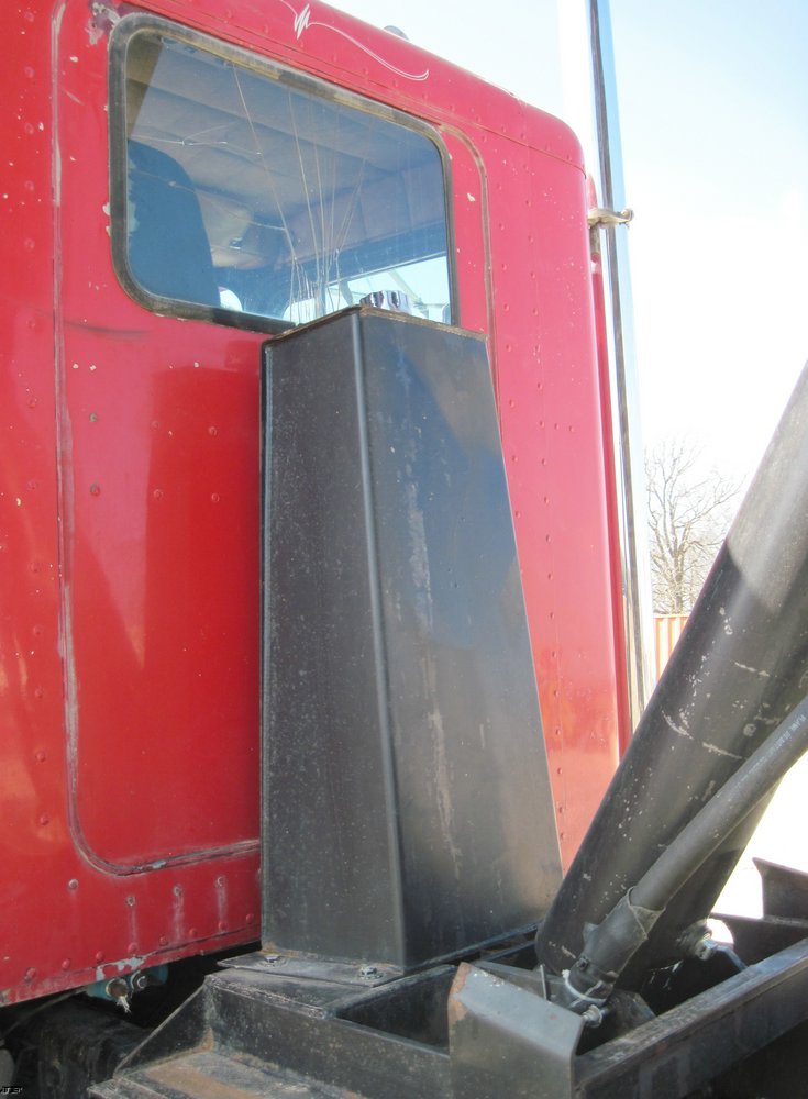 image for item 4682 1987 Peterbilt Conventional 359 tandem axle dump truck