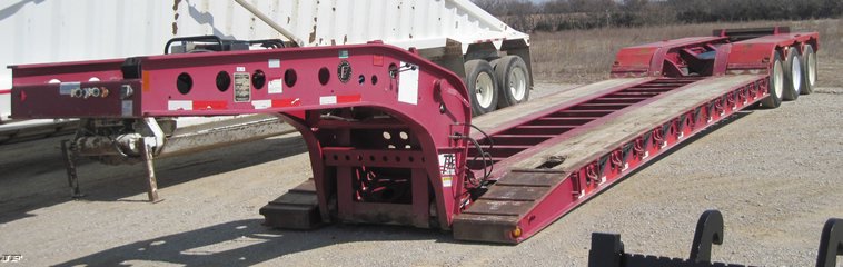 image for item 4684 2006 Fontaine TA51H 55 ton specialized low boy trailer