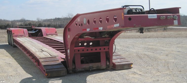 image for item 4684 2006 Fontaine TA51H 55 ton specialized low boy trailer