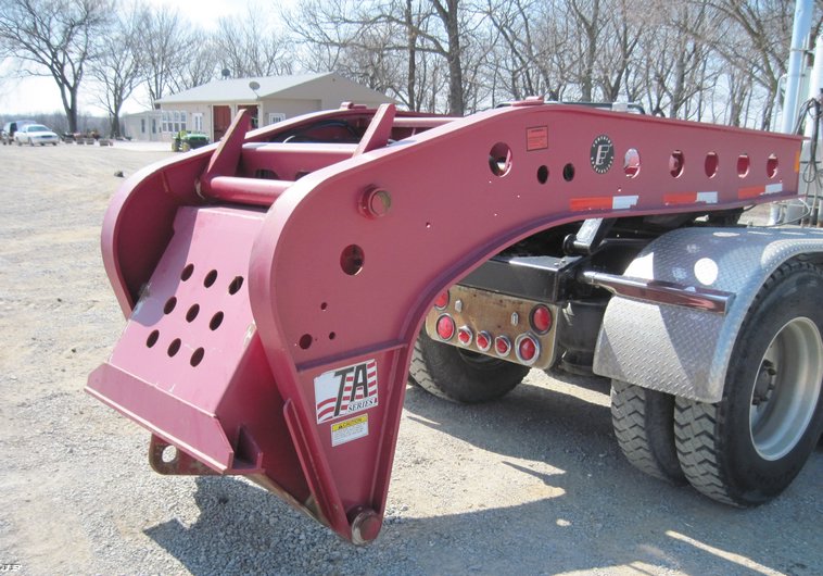 image for item 4684 2006 Fontaine TA51H 55 ton specialized low boy trailer