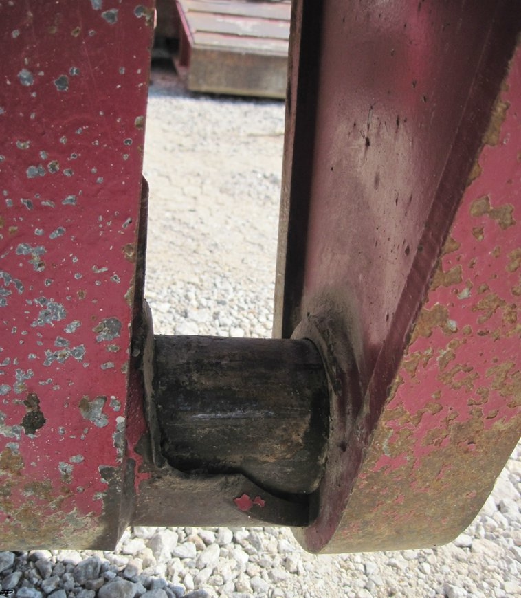 image for item 4684 2006 Fontaine TA51H 55 ton specialized low boy trailer