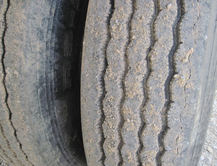 image for item 4685 2001 CPS tandem axle belly dump trailer