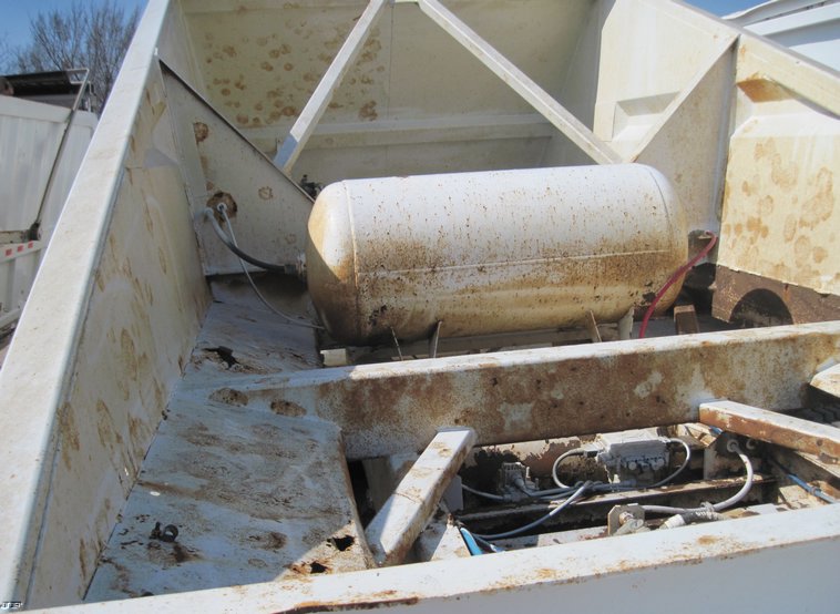 image for item 4686 2001 Trail Blazer tandem axle belly dump trailer