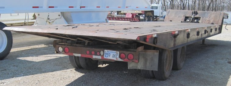 image for item 4688 1984 Landall deck over tandem axle trailer