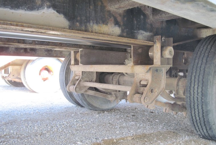 image for item 4688 1984 Landall deck over tandem axle trailer