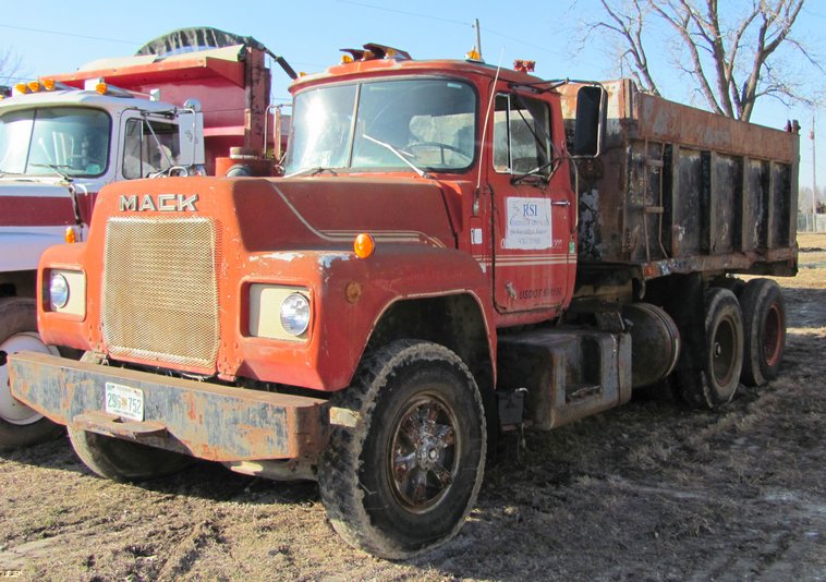 image for item 5214 1976 Mack tandem axle dump truck
