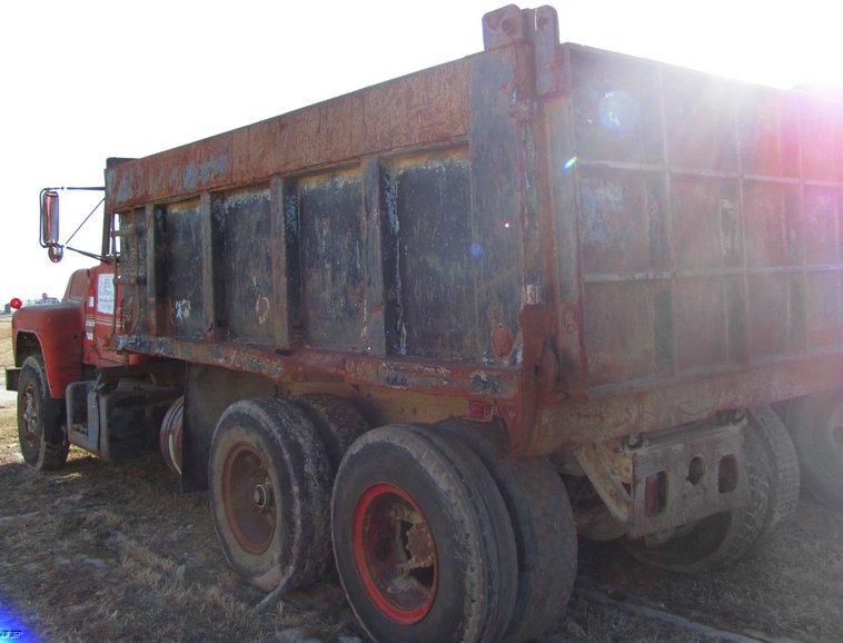 image for item 5214 1976 Mack tandem axle dump truck