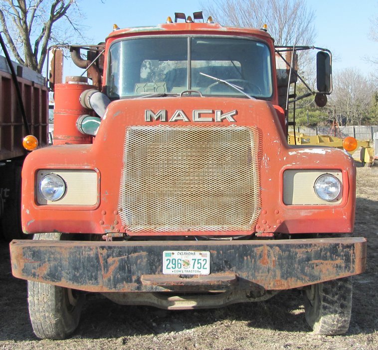 image for item 5214 1976 Mack tandem axle dump truck