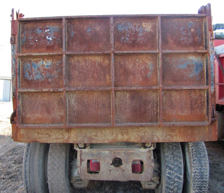 image for item 5214 1976 Mack tandem axle dump truck