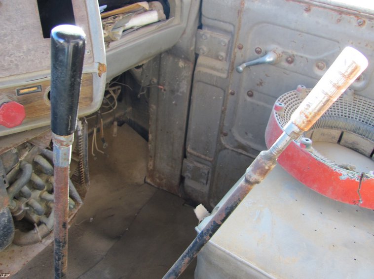 image for item 5214 1976 Mack tandem axle dump truck