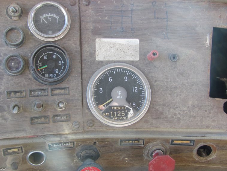 image for item 5214 1976 Mack tandem axle dump truck