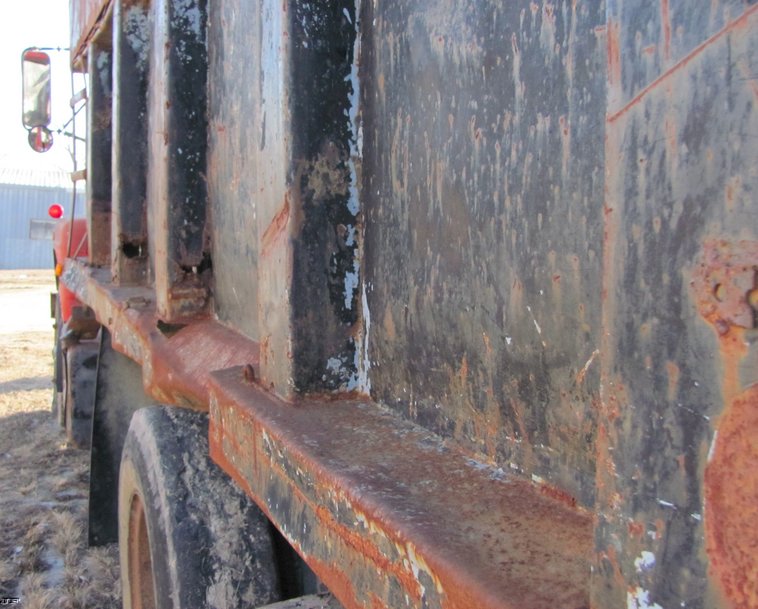 image for item 5214 1976 Mack tandem axle dump truck