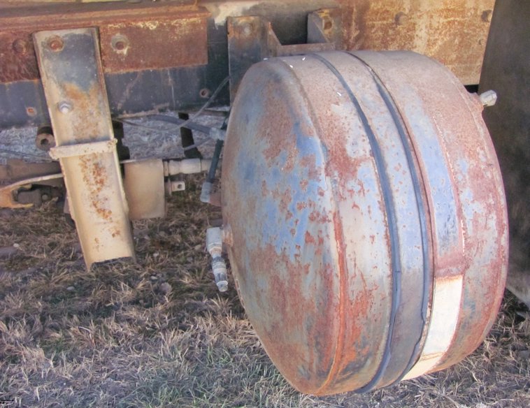 image for item 5214 1976 Mack tandem axle dump truck