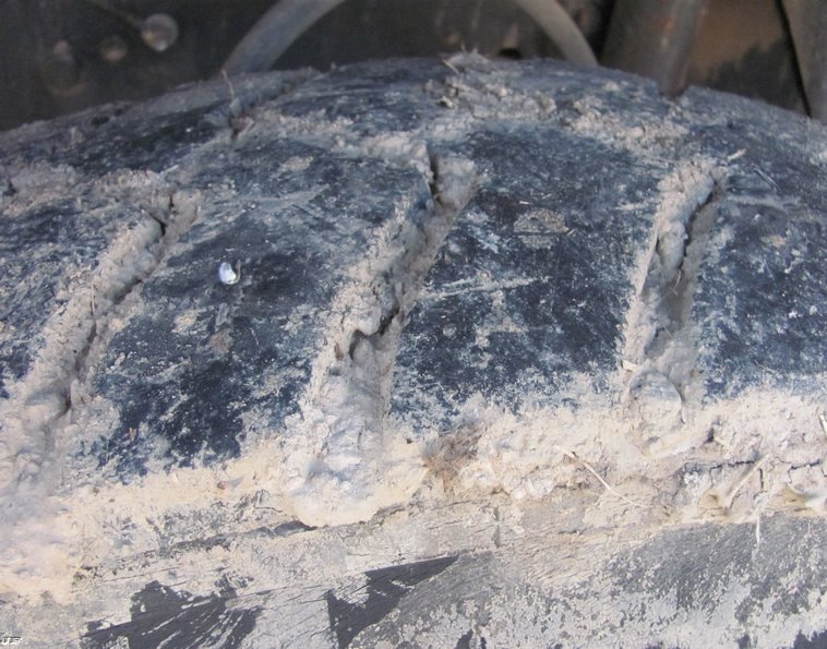 image for item 5214 1976 Mack tandem axle dump truck