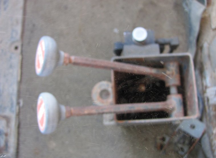 image for item 5215 1982 Mack R600 tandem axle dump truck