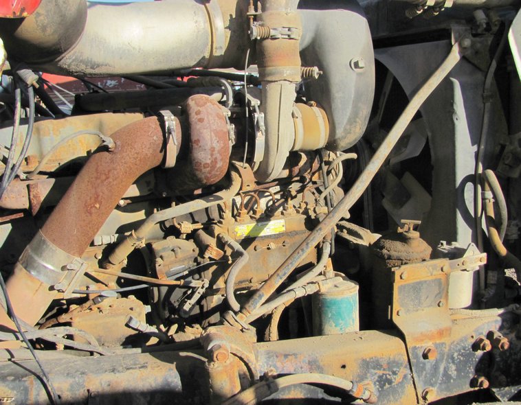 image for item 5215 1982 Mack R600 tandem axle dump truck