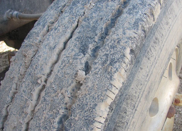 image for item 5216 1986 Mack R600 tandem axle dump truck