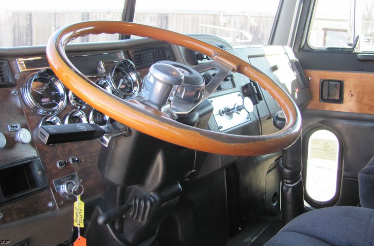 image for item 5217 2000 Peterbilt Conventional 330 dump truck