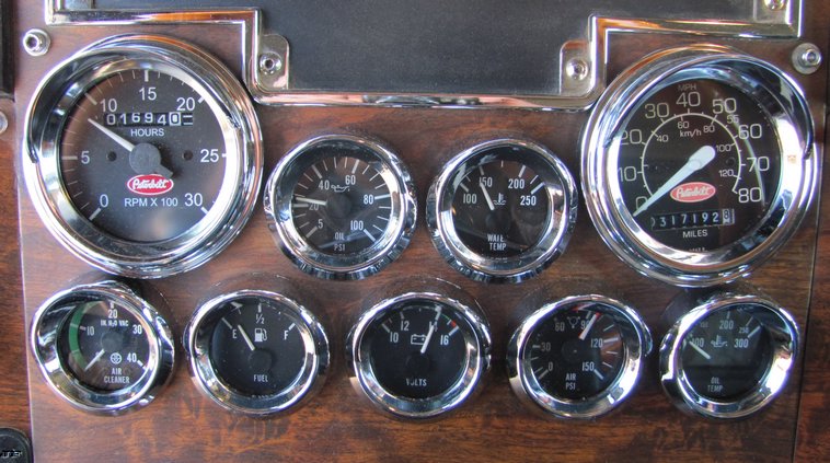 image for item 5217 2000 Peterbilt Conventional 330 dump truck