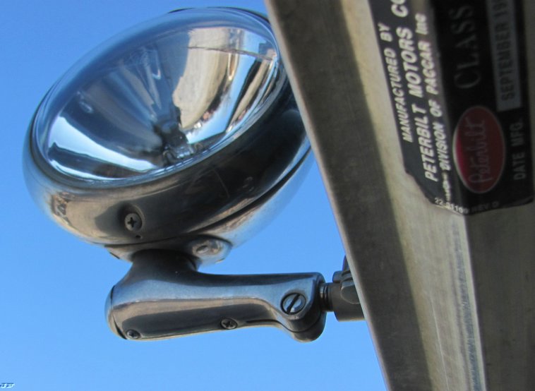 image for item 5217 2000 Peterbilt Conventional 330 dump truck