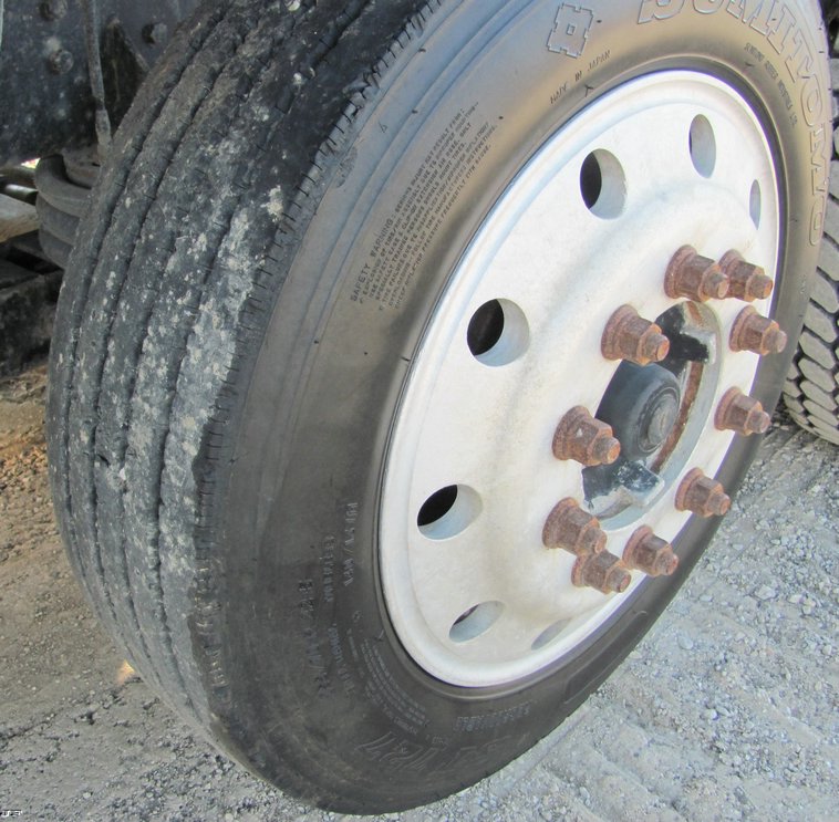 image for item 5217 2000 Peterbilt Conventional 330 dump truck