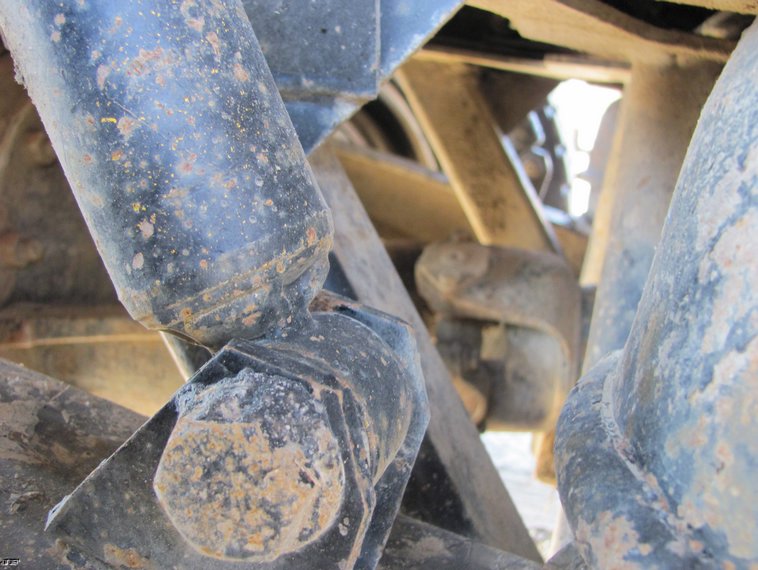 image for item 5217 2000 Peterbilt Conventional 330 dump truck