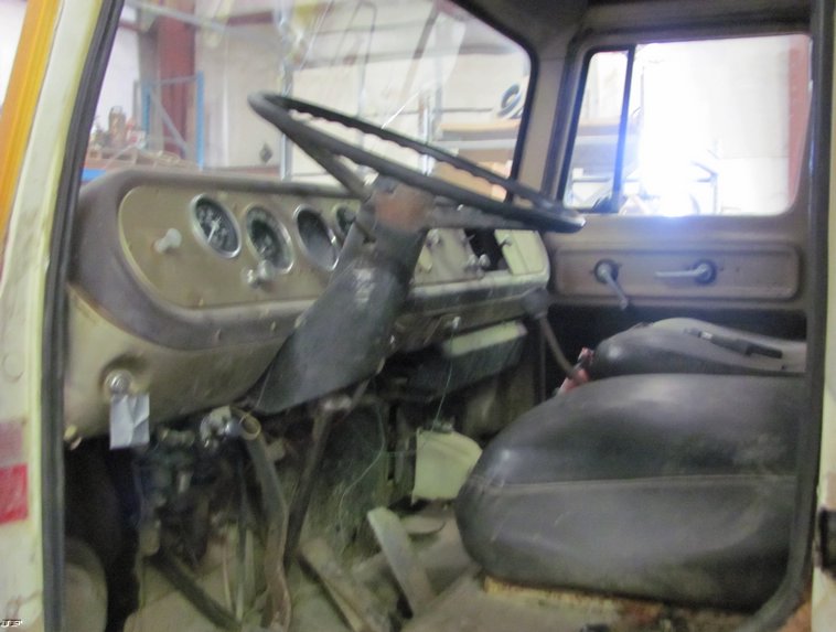 image for item 5225 1973 International C01910A water truck