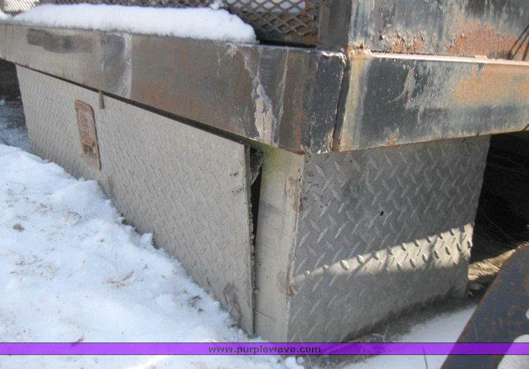 image for item 5323 Flatbed with headache rack