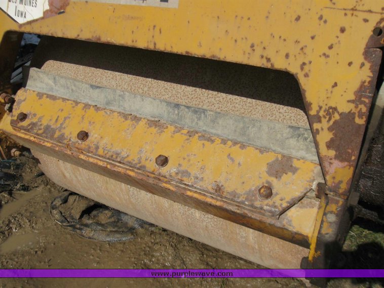 image for item 5326 Ingersoll Rand SP-24 vibratory roller