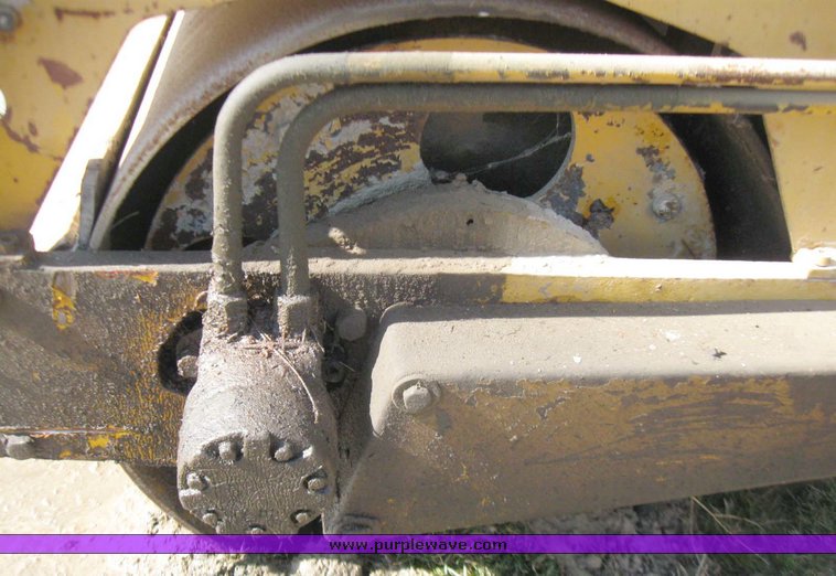 image for item 5326 Ingersoll Rand SP-24 vibratory roller