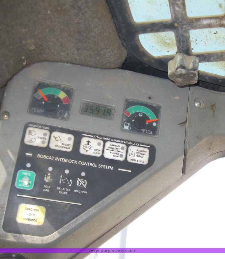 image for item 5327 Bobcat 873 skid steer