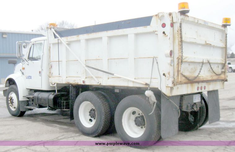 image for item 5454 1991 International Series 4900 dump truck