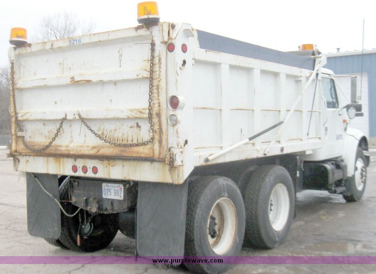 image for item 5454 1991 International Series 4900 dump truck