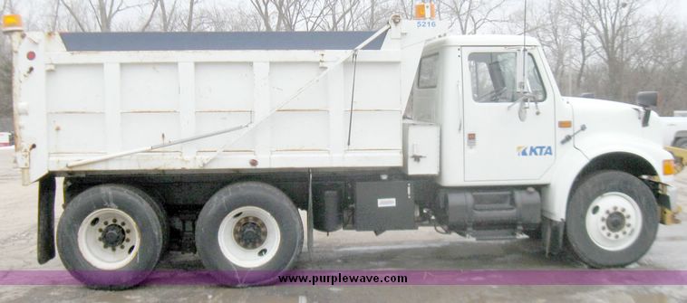 image for item 5454 1991 International Series 4900 dump truck
