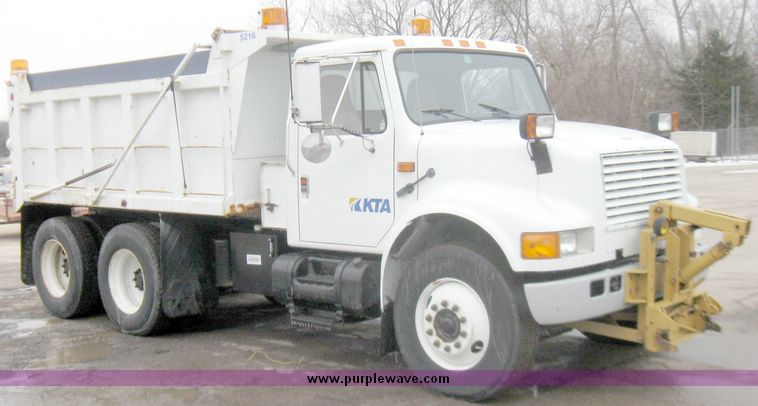 image for item 5454 1991 International Series 4900 dump truck