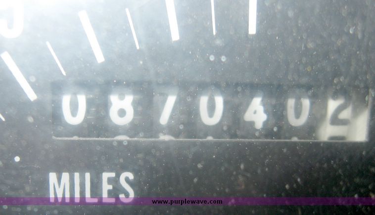 image for item 5454 1991 International Series 4900 dump truck