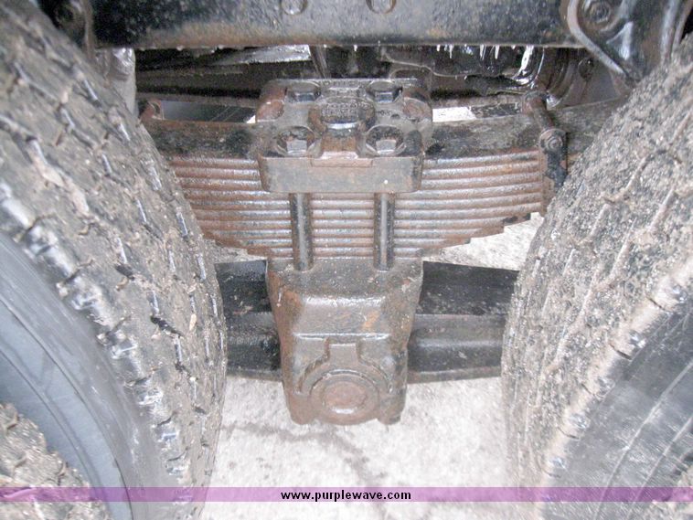 image for item 5454 1991 International Series 4900 dump truck