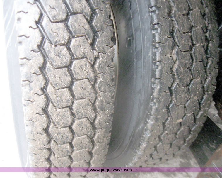 image for item 5454 1991 International Series 4900 dump truck