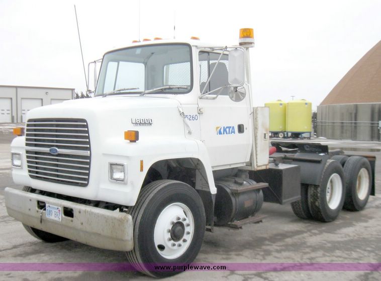 image for item 5457 1991 Ford Conventional LN8000F tractor truck