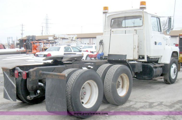 image for item 5457 1991 Ford Conventional LN8000F tractor truck