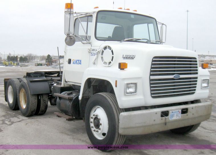 image for item 5457 1991 Ford Conventional LN8000F tractor truck